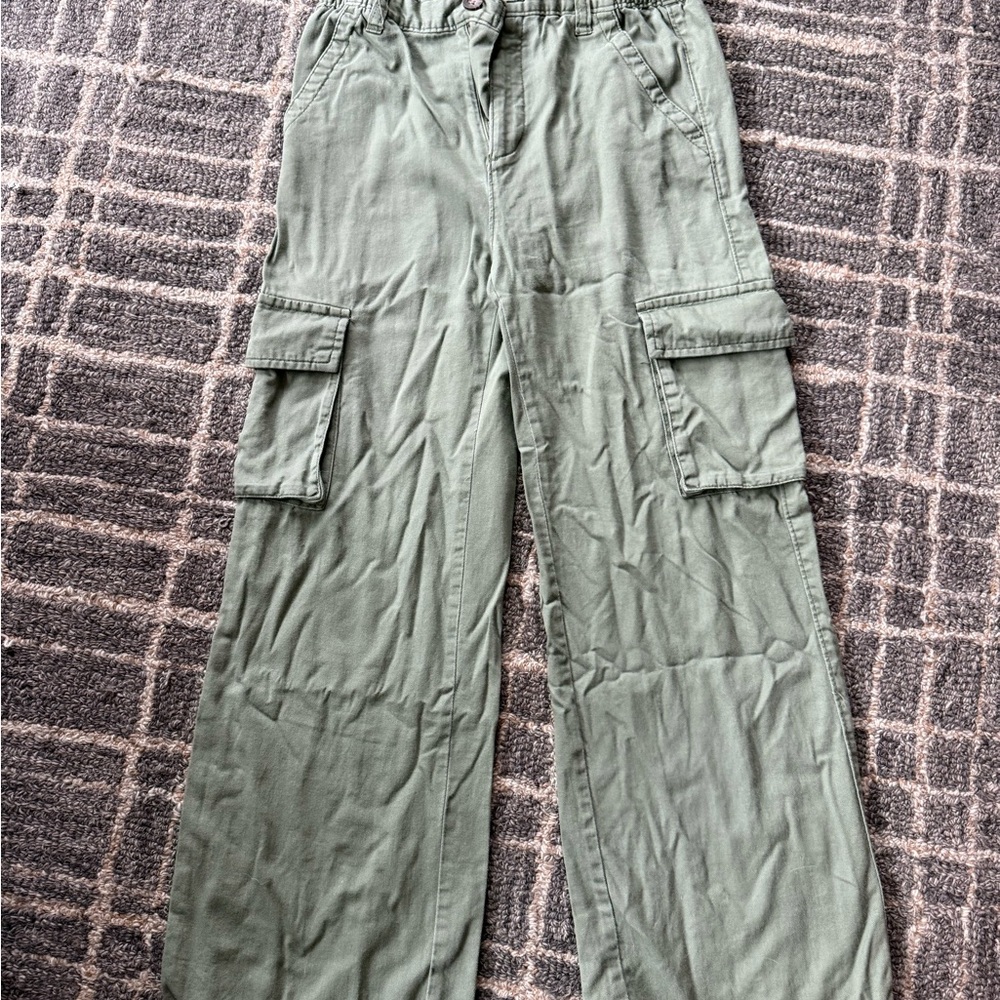 Old Navy Kids Green Cargo Pants size 10-12